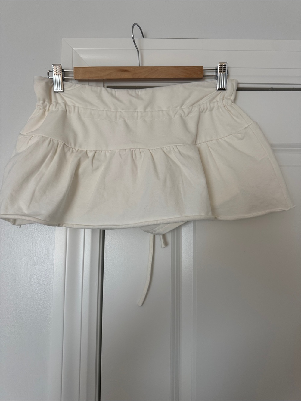 Edikted Cream Ruffle Drawstring Skort - Picture 2 of 3
